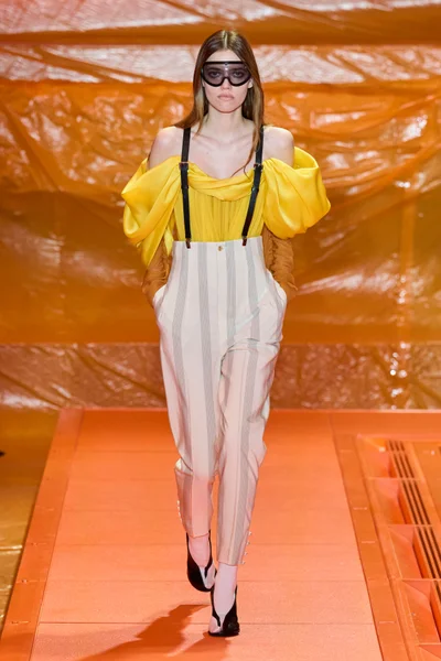 Look 35